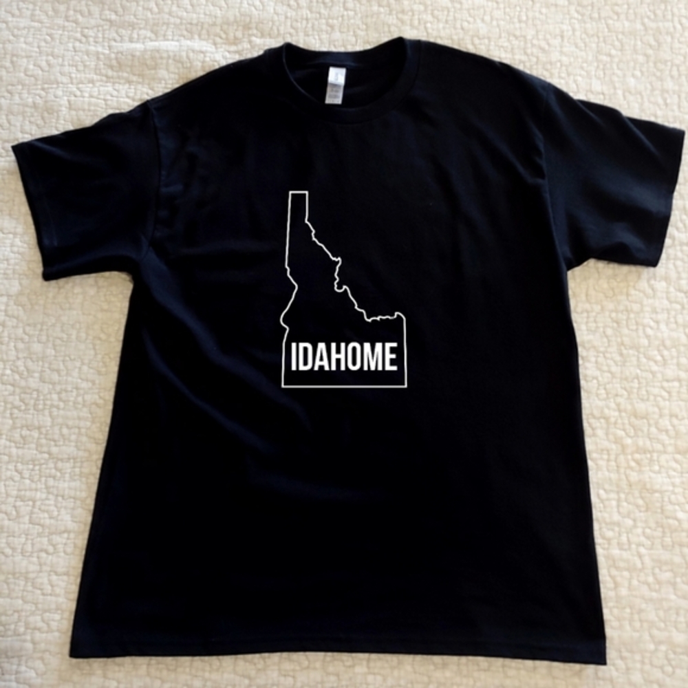 NWT Idahome Graphic Tee, Various Sizes, Black, Short Sleeved